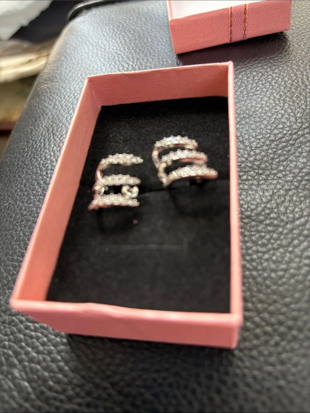 925 Silver Rhinestone CZ Three-Claw Geometric Pierced Earrings Brand New - Picture 6 of 6